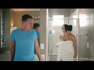 Brazzers - Reagan Foxx - Mommy Got Boobs