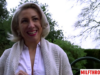 Hot mature threesome with cumshot