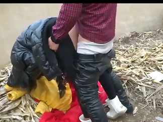 Chinese Creampie On A Garbage Dump