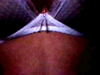 en la sala con mi nuera mientras todos duermen